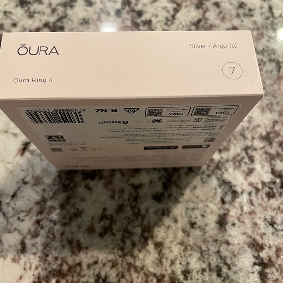 BRAND NEW IN BOX- Oura Ring 4 Silver - size 7 - Picture 3 of 5